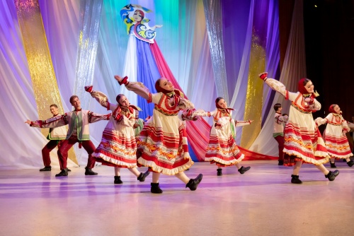Народный коллектив ансамбль танца «Росинка»